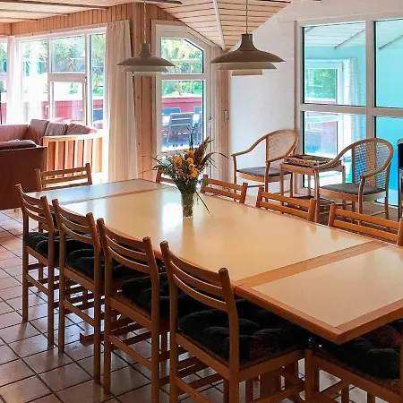 12 Person In Feriehus *